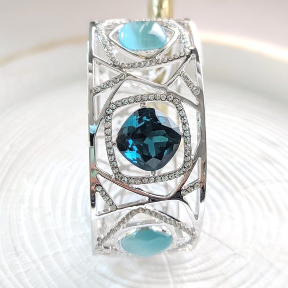 Rhodium Plated Silver Bracelet with Blue Austrian Crystals - Picture 3 of 6